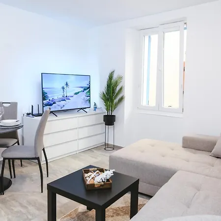 Apartment Aurora